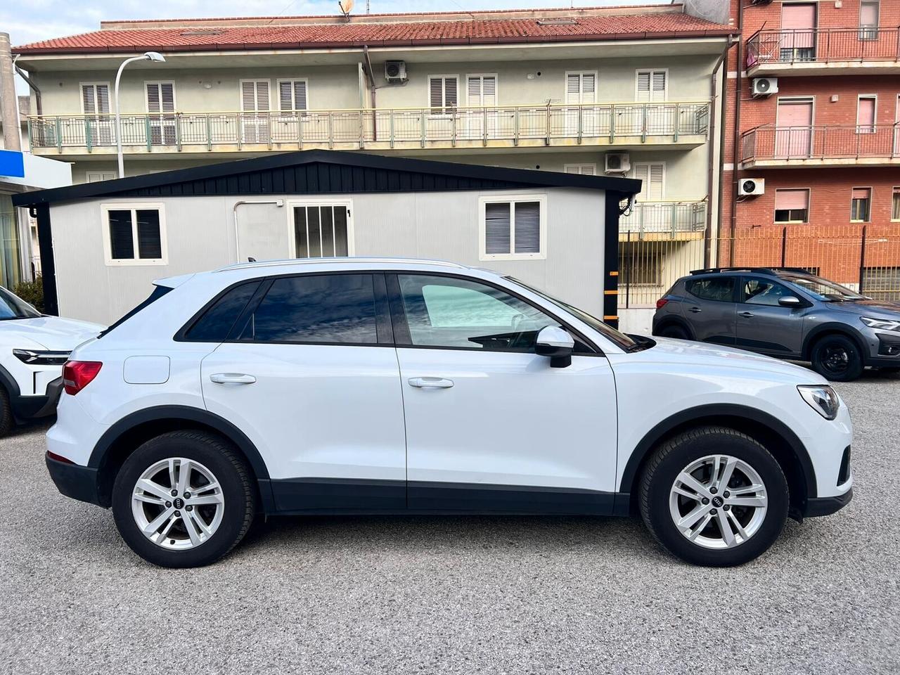 Audi Q3 35 TDI quattro S tronic Business Sport