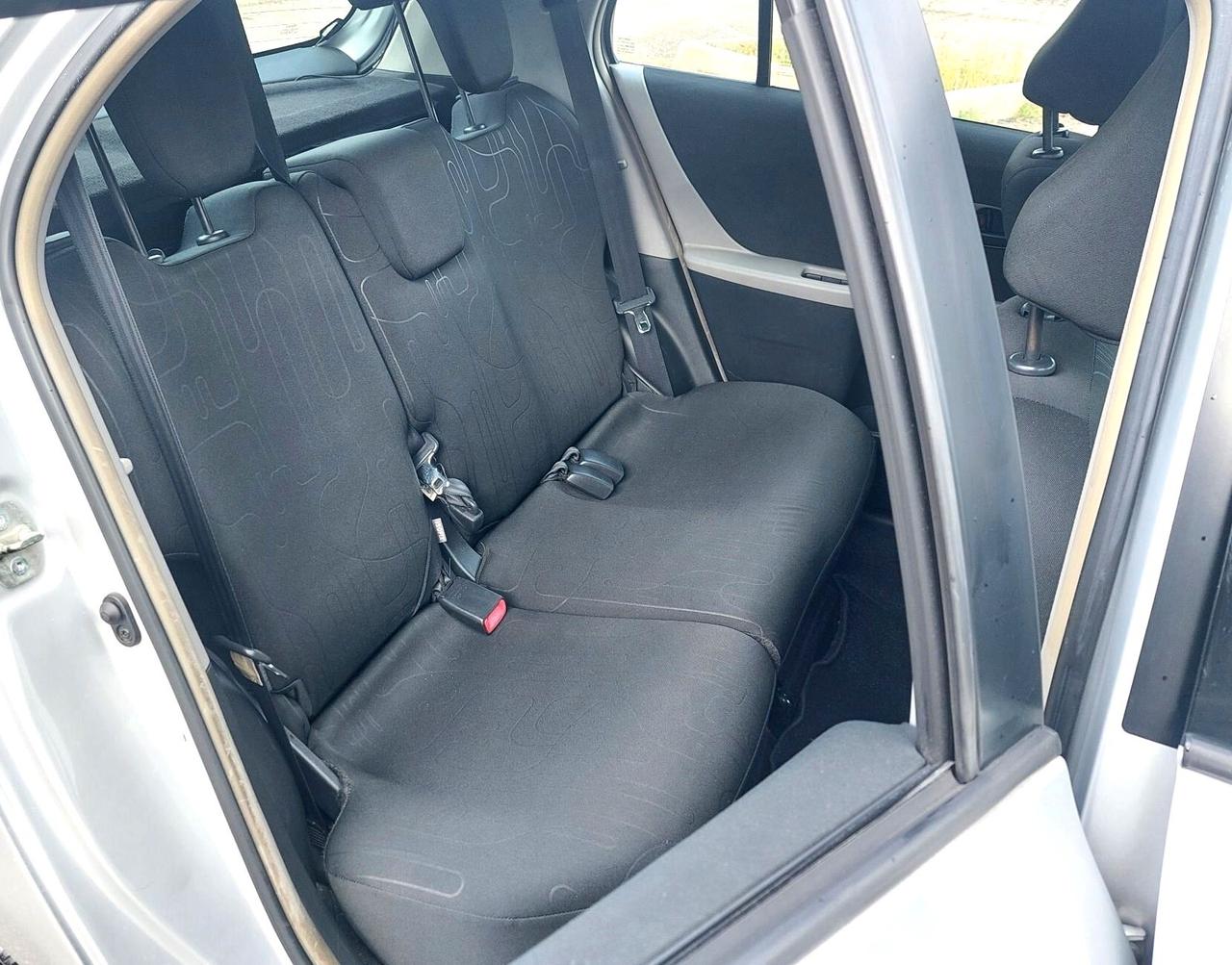 TOYOTA YARIS -CONSUMI RIDOTTI-UNICO PROPRIETARIO