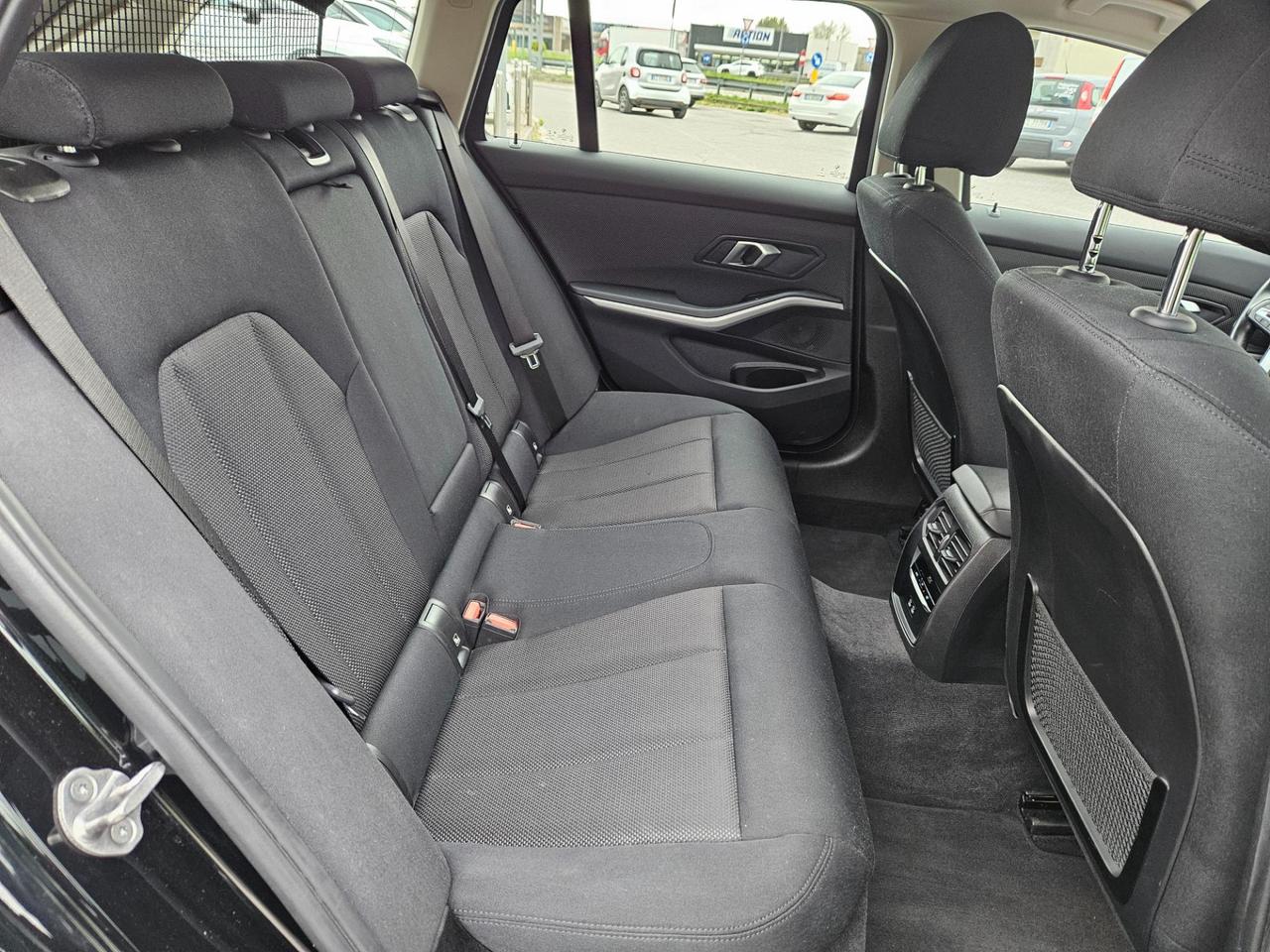 BMW 318 d Touring mhev 48V auto