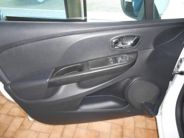 RENAULT Clio 1.2 75CV 5 porte Wave