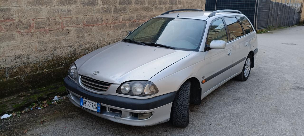 Toyota Avensis 2.0 Tdi D-4D cat Station Wagon Sol