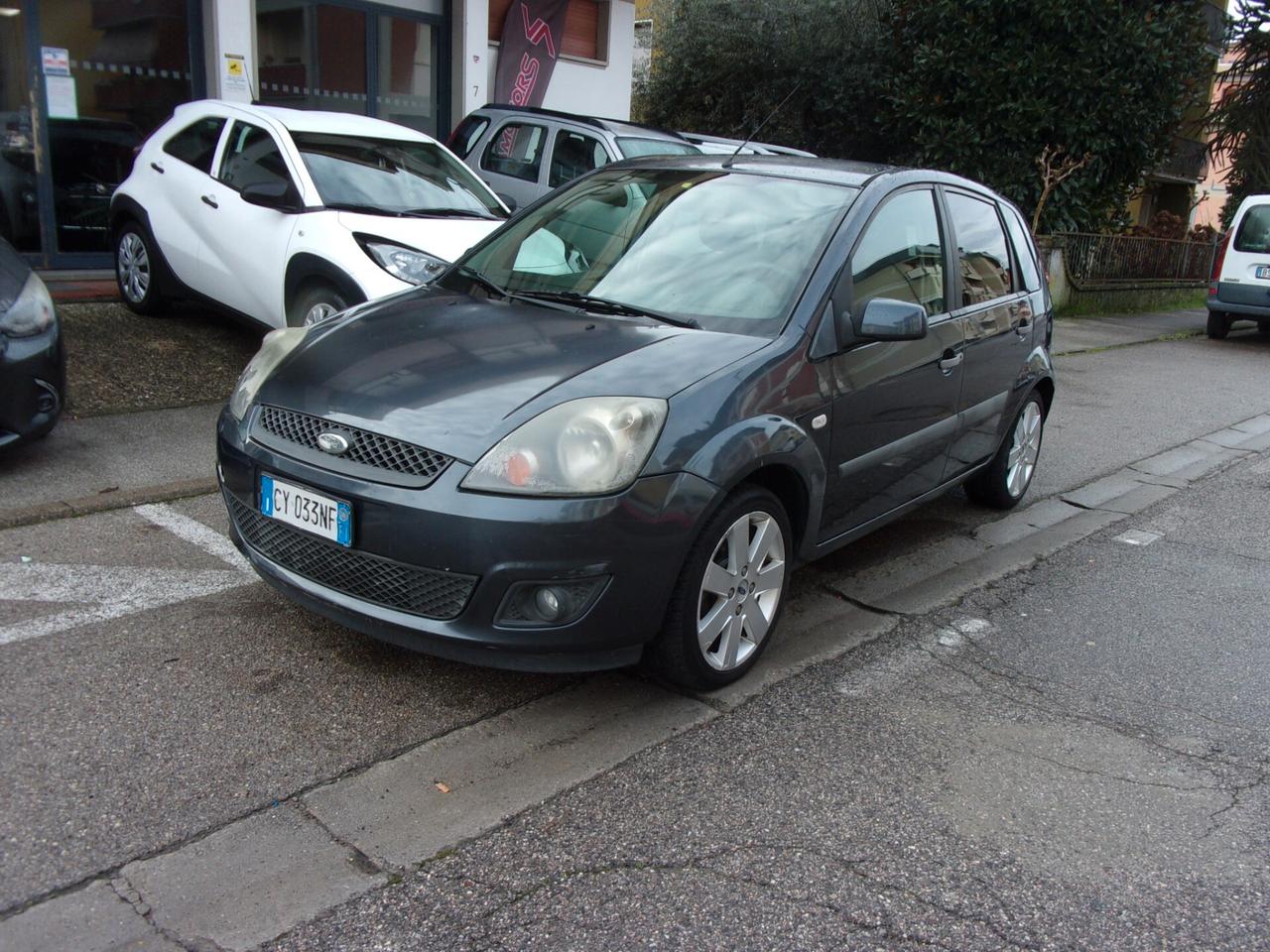 Ford Fiesta 1.2 16V 5p. Titanium