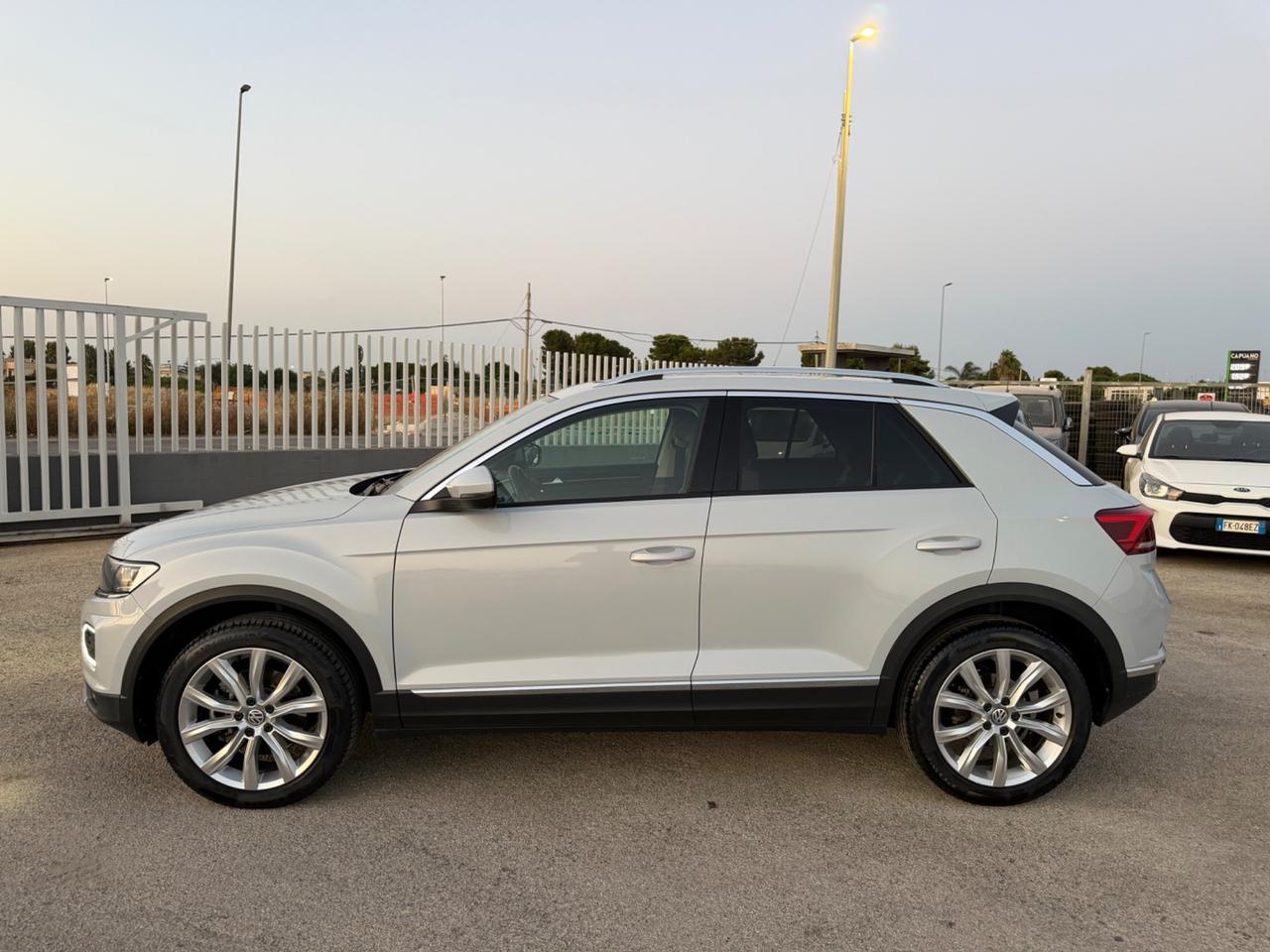 VOLKSWAGEN T-ROC 2.0 TDI 150 DSG 4MOTION TETTO