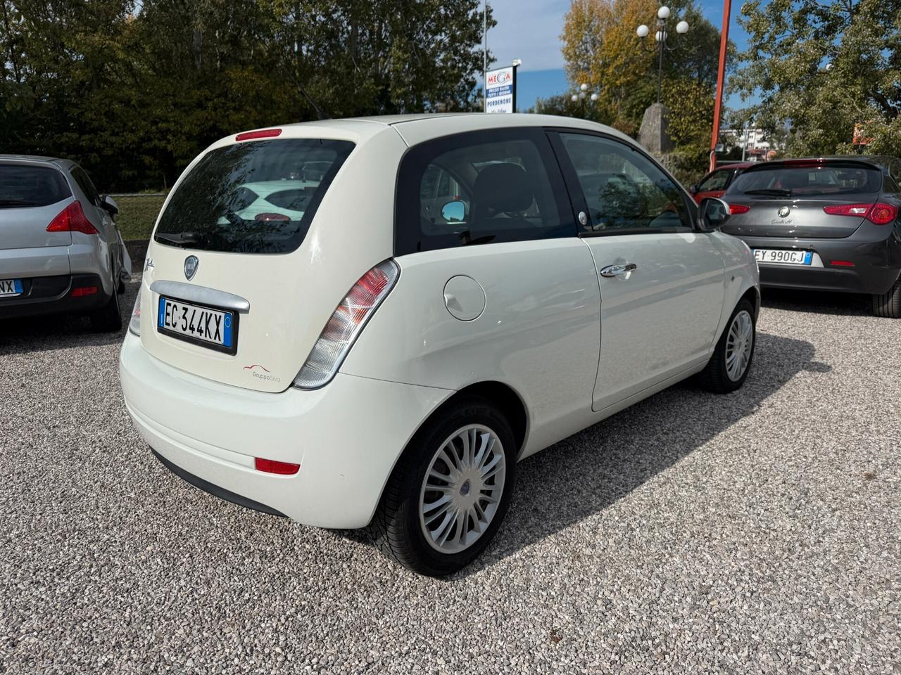 Lancia Ypsilon 1.4 Argento Ecochic GPL