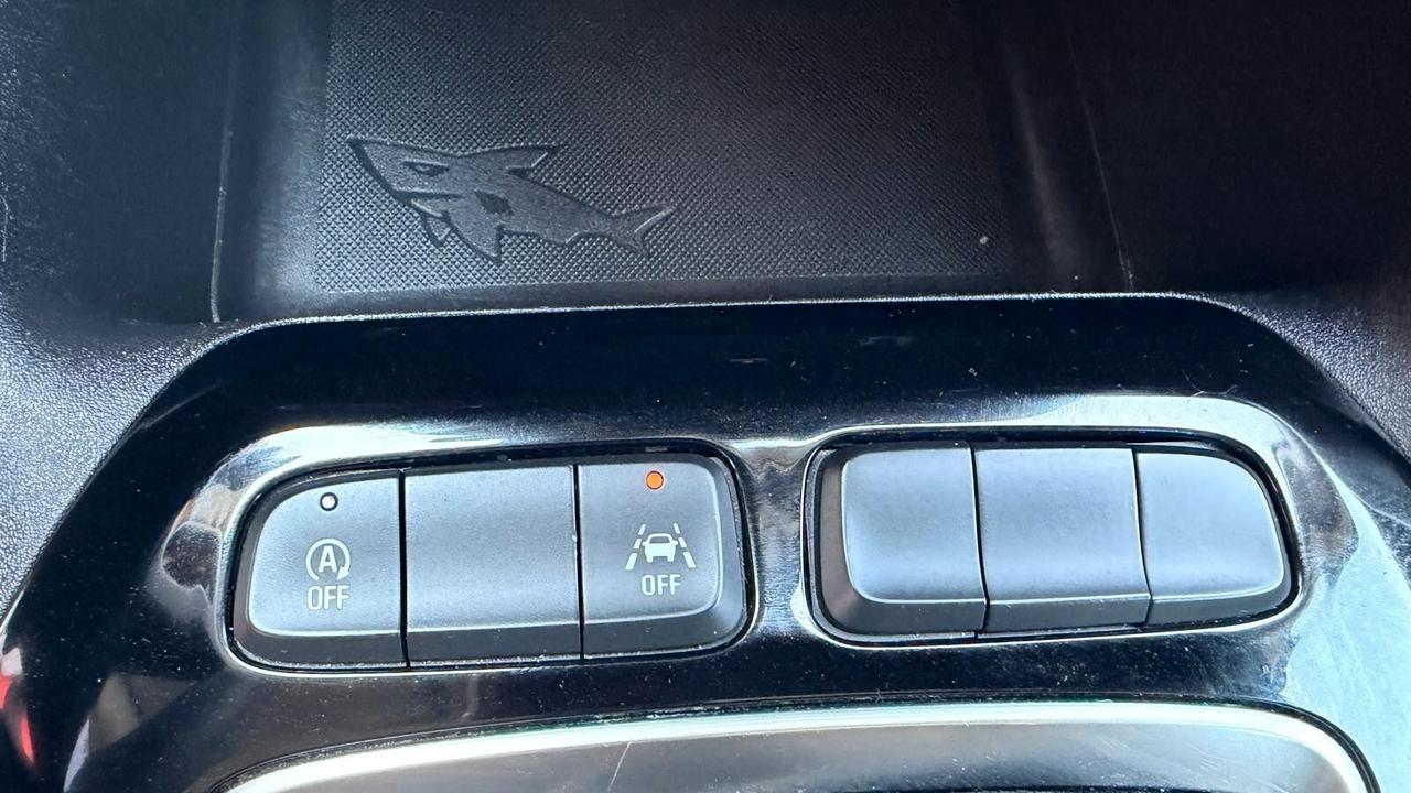 Opel Corsa 1.2 Elegance Neopatentati