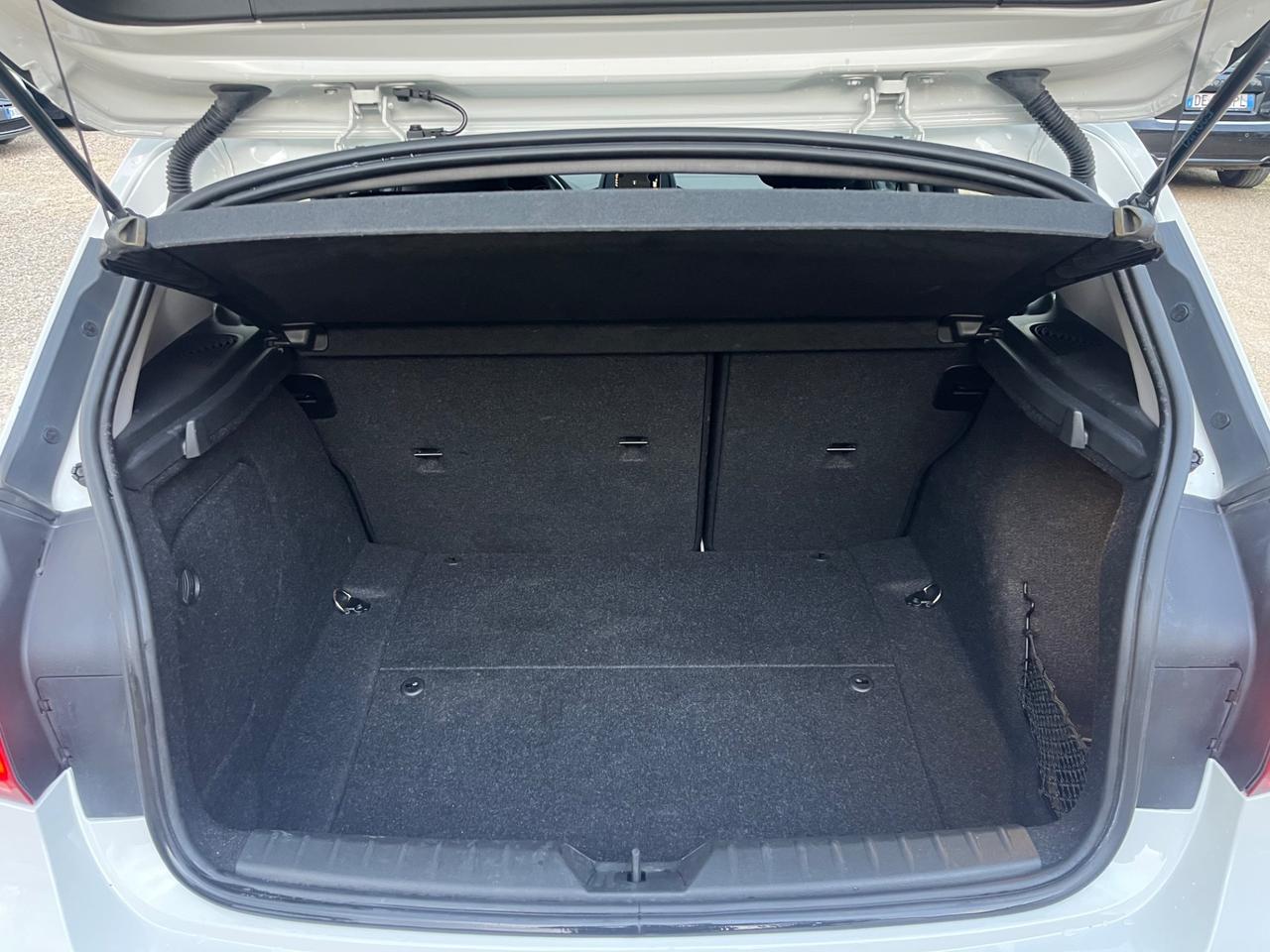 Bmw 118 118d 5p. Urban