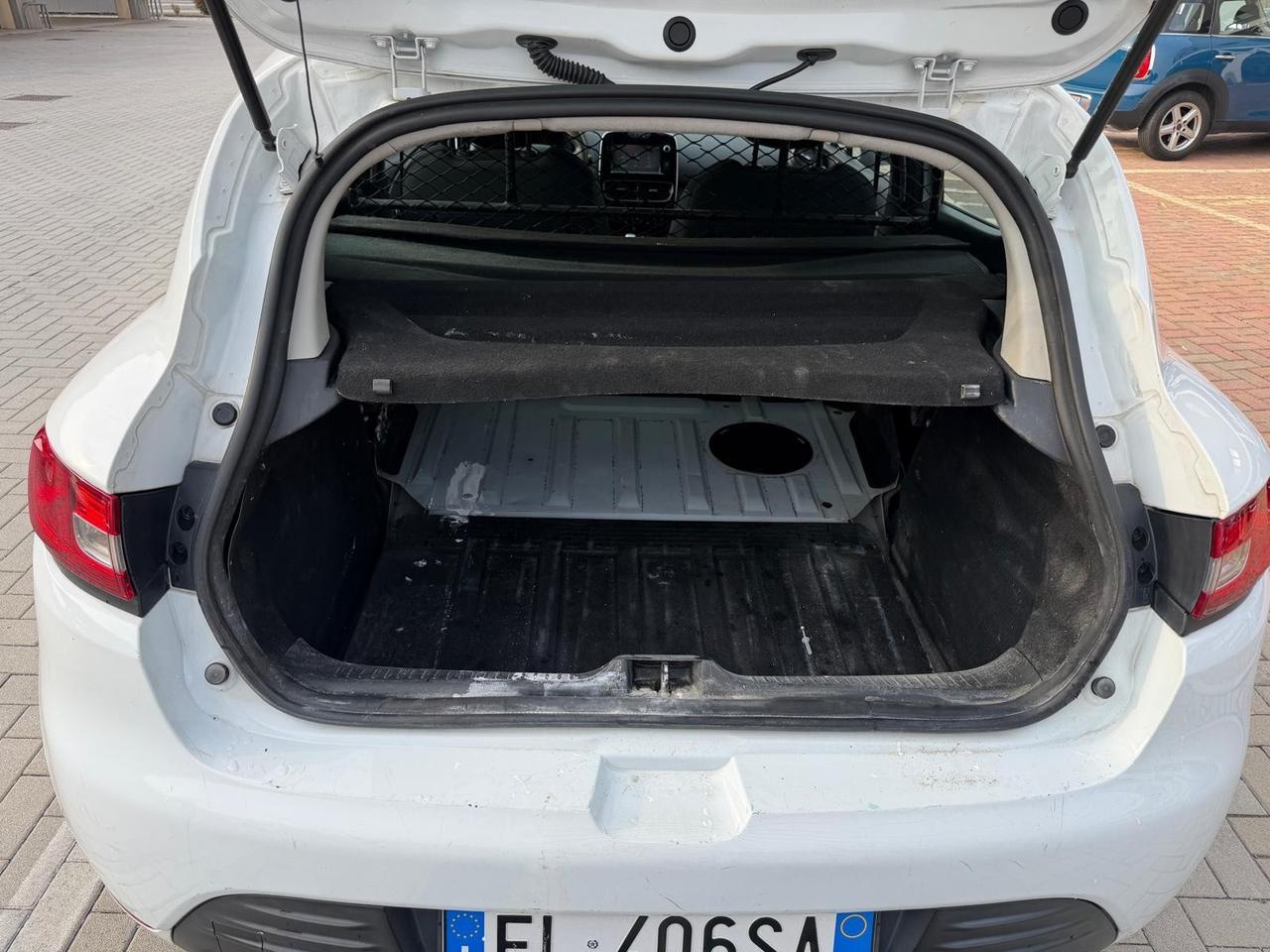 Renault Clio Van
