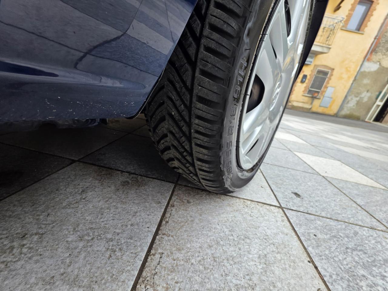 Opel Corsa 1.2 5 porte