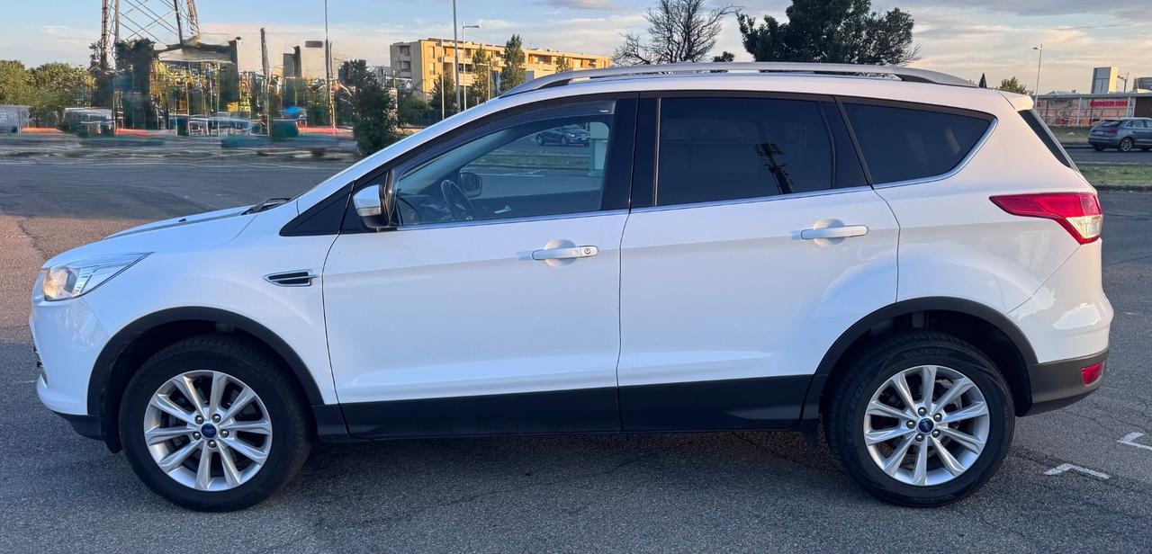 Ford Kuga 2.0 TDCI 150 CV S&S 4WD Powershift Titanium