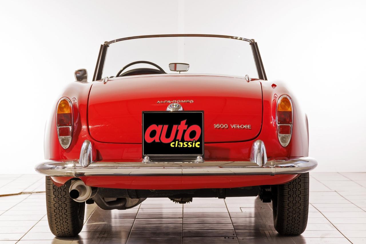 Alfa Romeo Giulia 1600 Spider Veloce