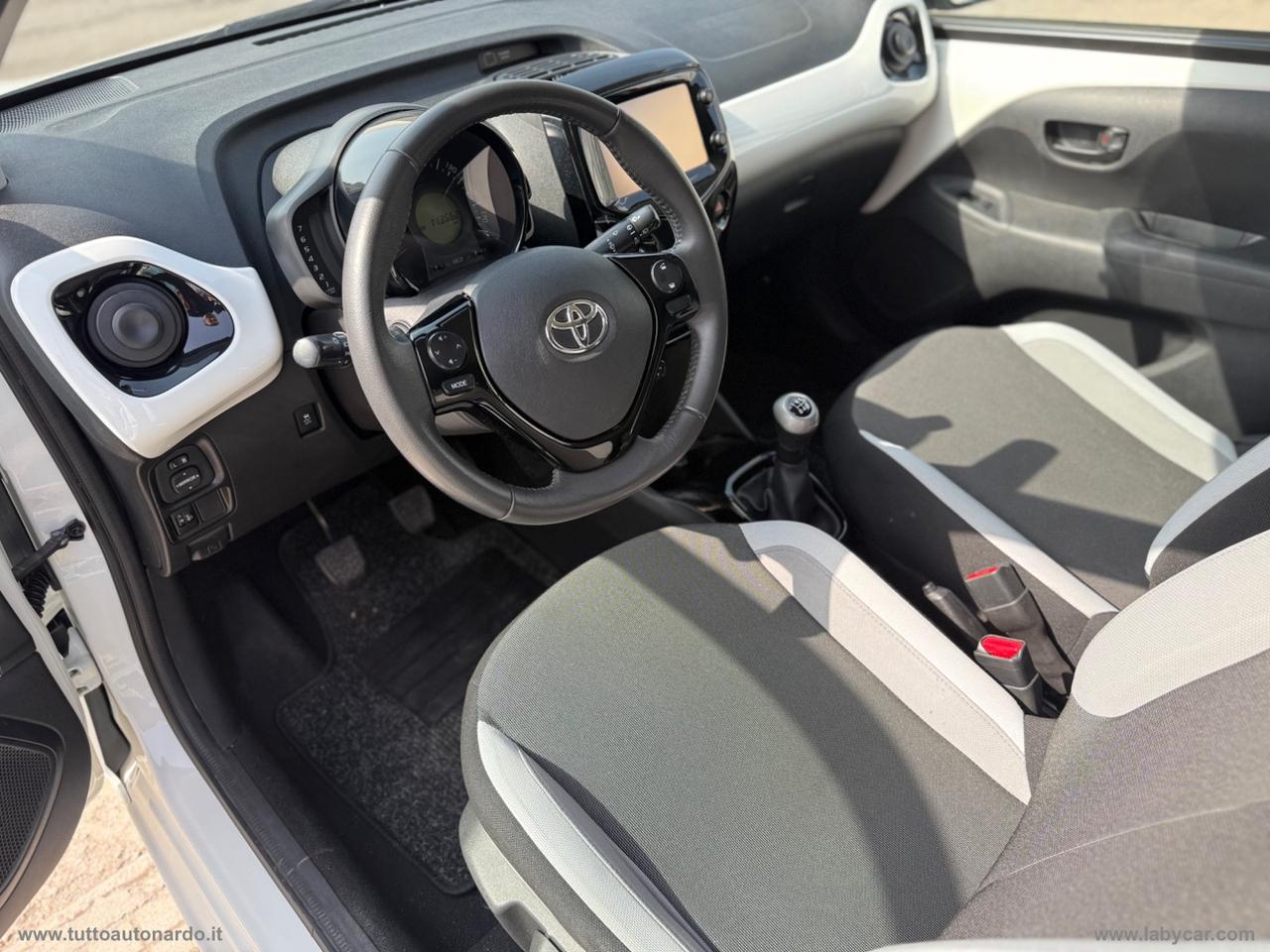 TOYOTA Aygo 1.0 VVT-i 69 CV 5p. x-wave