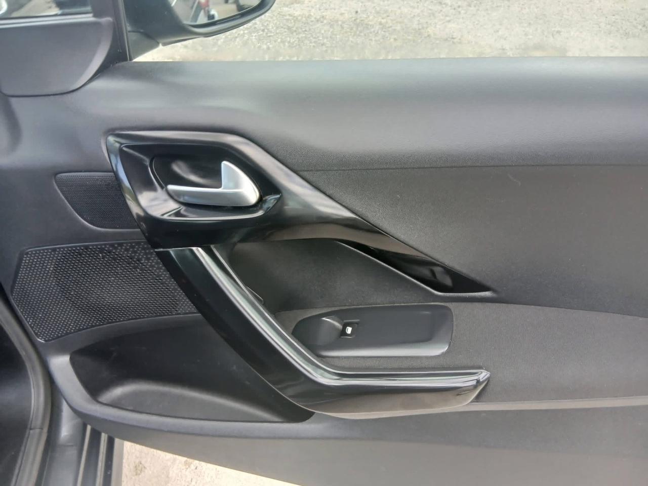 Peugeot 208 BlueHDi 75 5 porte Allure