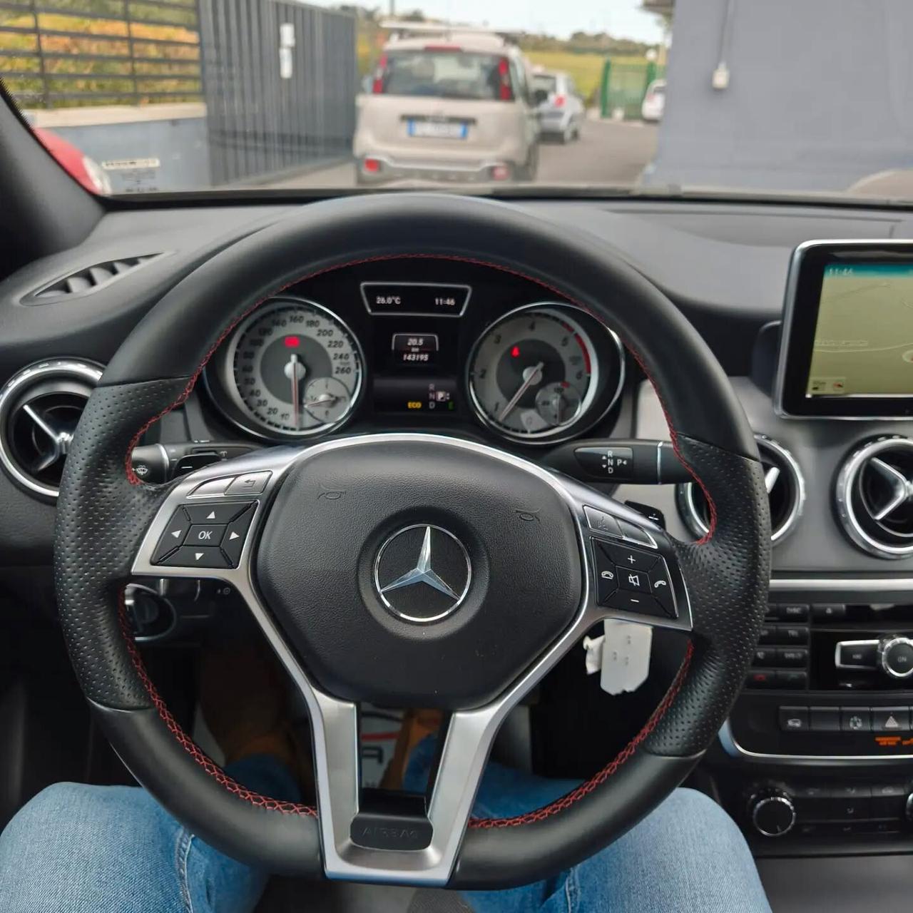 Mercedes-benz GLA 200 4matic PREMIUM AMG NIGHTPACK KM CERTIFICATI