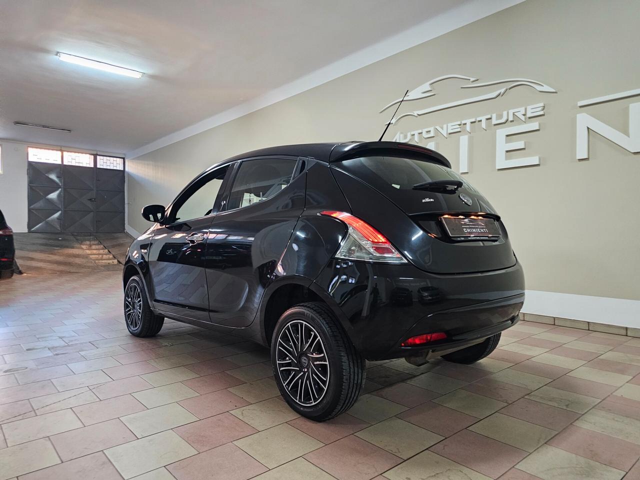 Lancia Ypsilon 0.9 TwinAir 85 CV 5 porte Metano Ecochic Gold