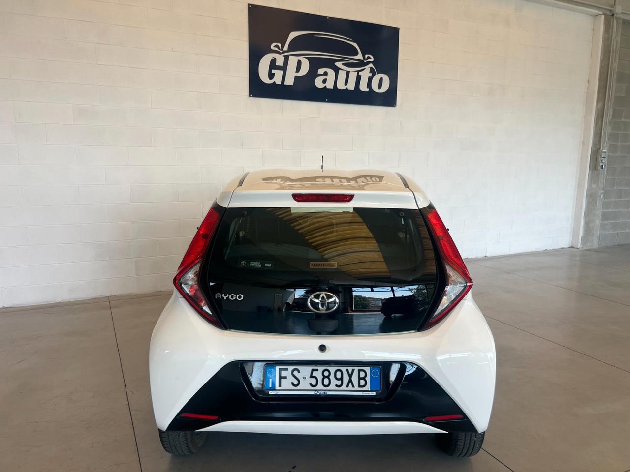 Toyota Aygo 1.0 VVT-i 72 CV 5 porte x-cool telecamera di retro ok neopatentati
