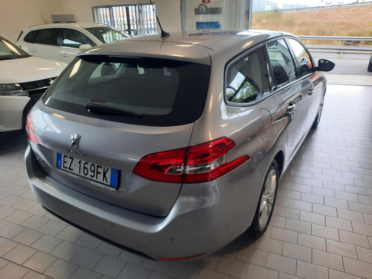 Peugeot 308 BUSINESS 1.6 HDI 92CV