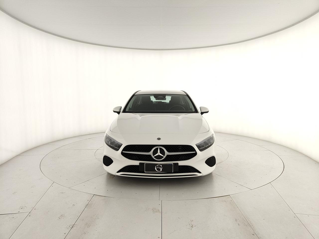 Mercedes-Benz A 180 d Advanced auto