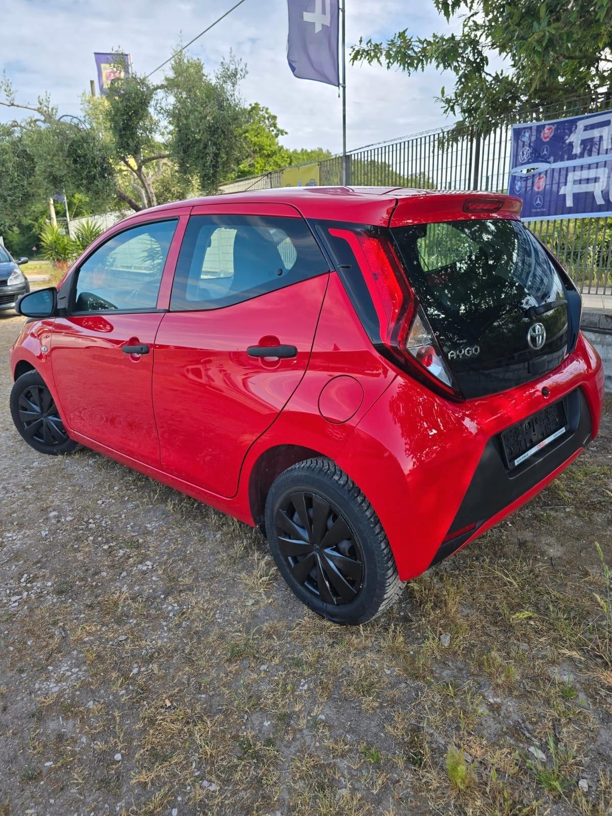Toyota Aygo Connect 1.0 VVT-i 72 CV 3 porte x-cool
