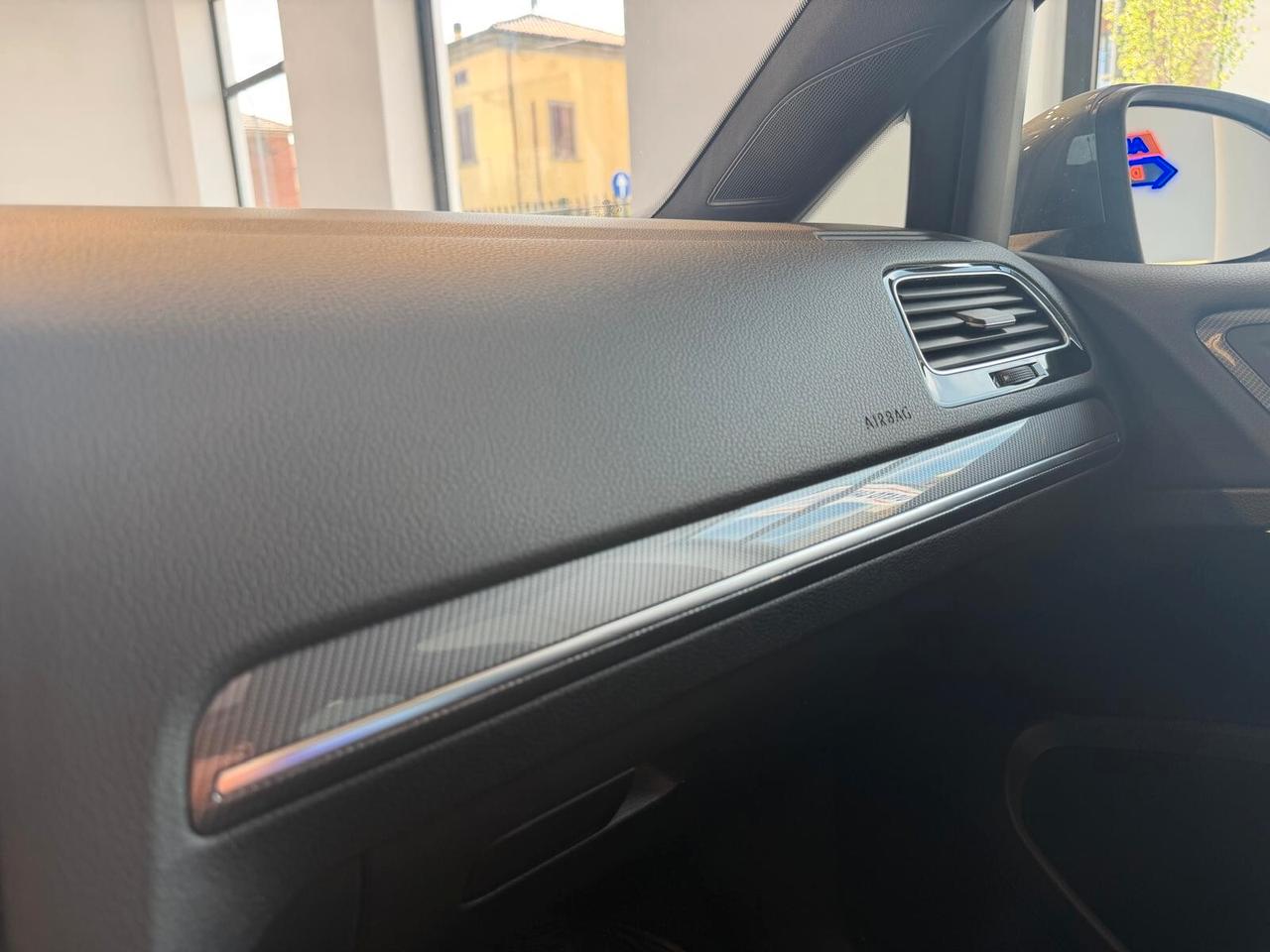 Volkswagen Golf 1.6 TDI R-LINE FULL OPTIONAL