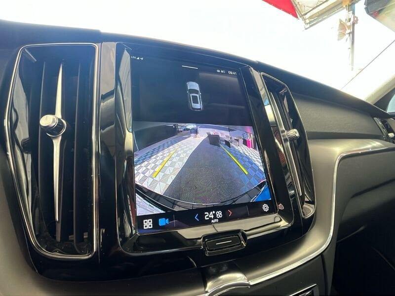 Volvo XC60 B4 (d) AWD automatico Core