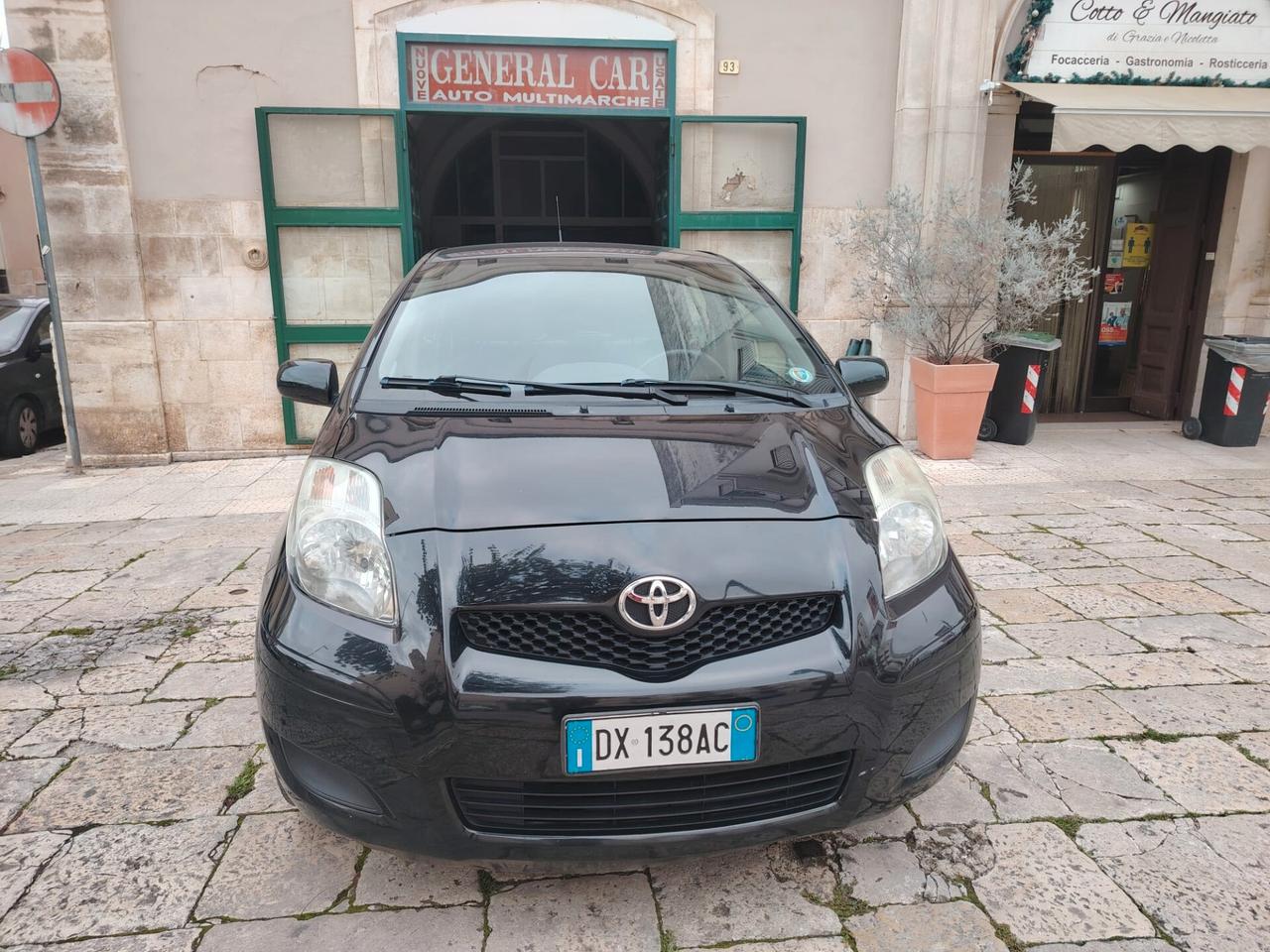 Toyota Yaris 1.0 5 porte Sol
