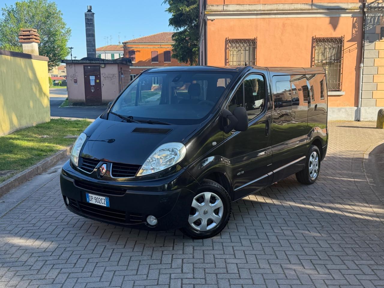 Renault Trafic 2.0 dCi/Passenger Luxe 7+1
