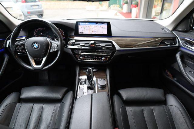 BMW 530 d xDrive 249CV Berlina Live Cockpit HeadUp Tetto