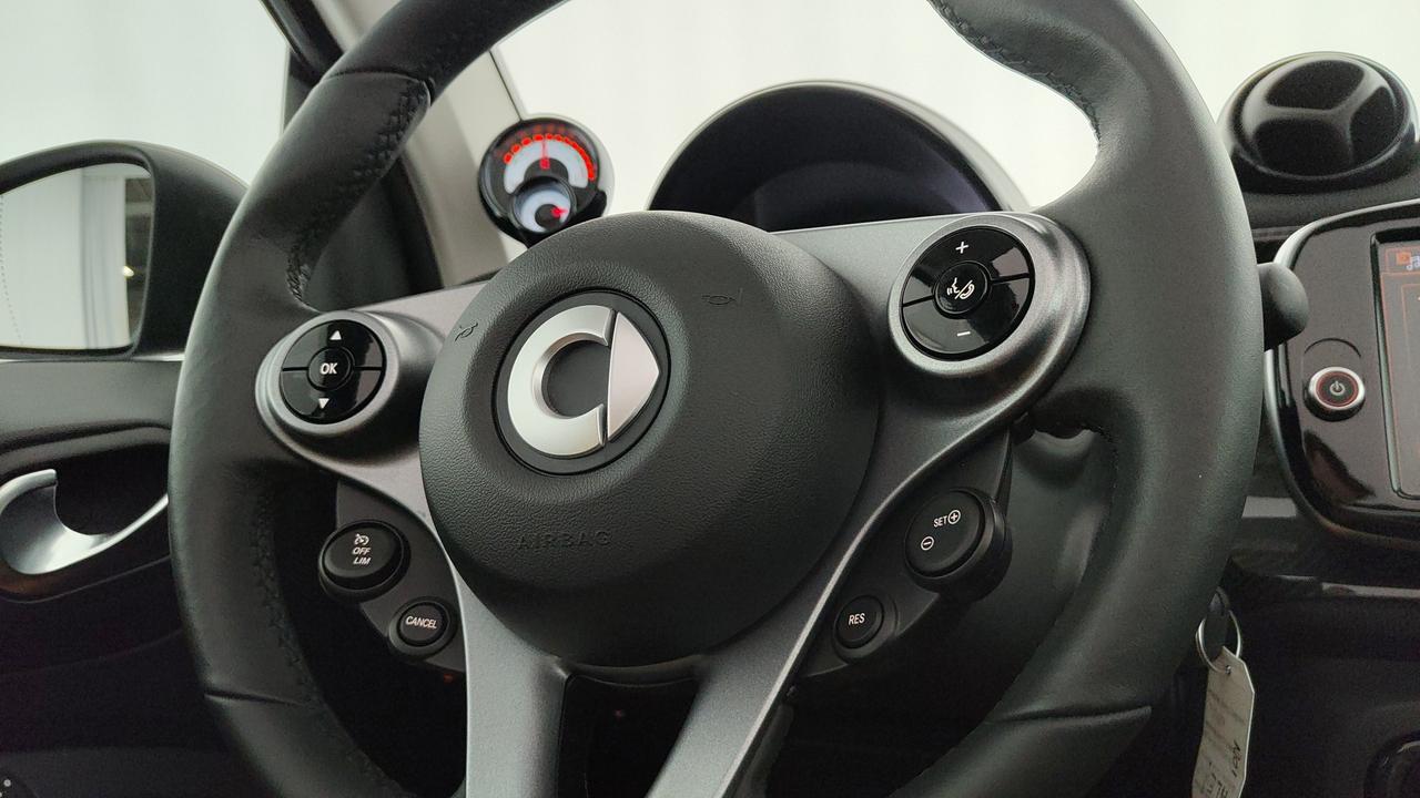 SMART Fortwo Cabrio eq suitered 22kW