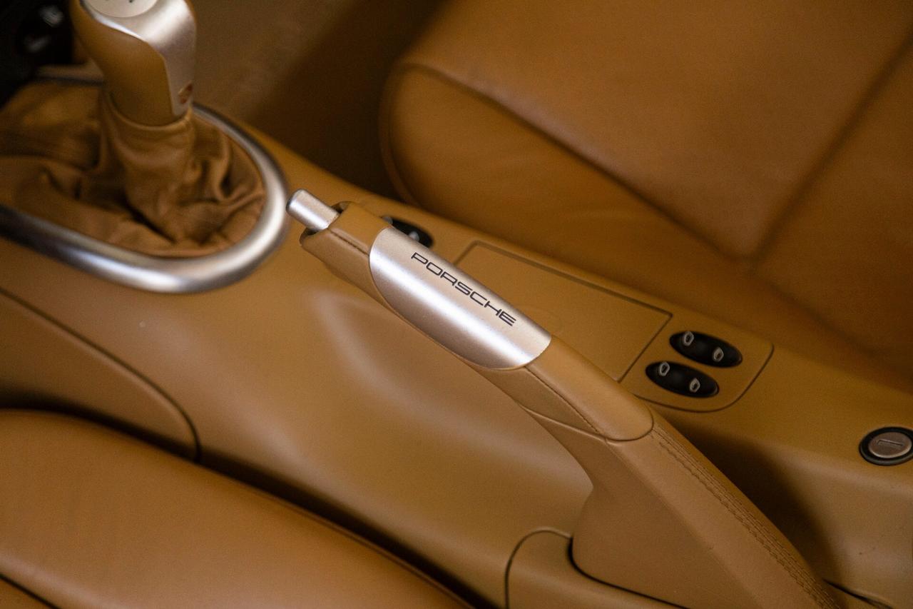 Porsche 911 Carrera 4S cat Cabriolet