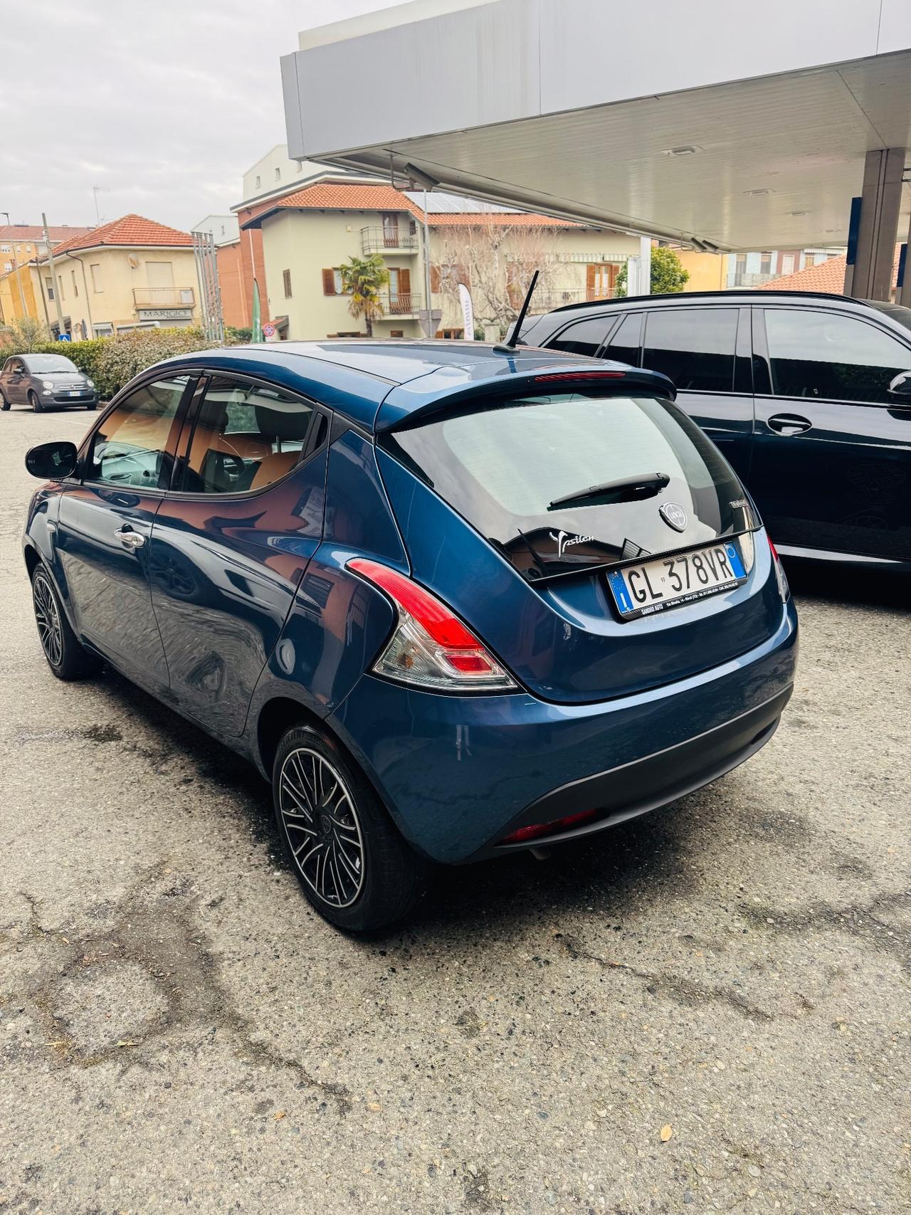 Lancia Ypsilon 1.0 FireFly 5 porte S&S Hybrid Ecochic UnYca