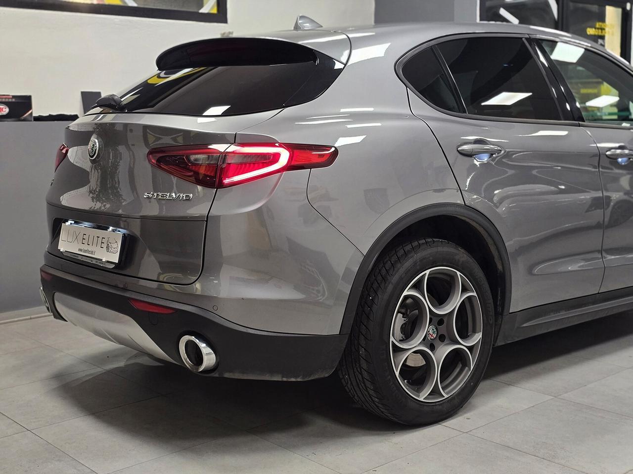 Alfa Romeo Stelvio 2.2T EXECUTIVE Q4 190CV 4X4_KEYLESS_SERVICE BOOK