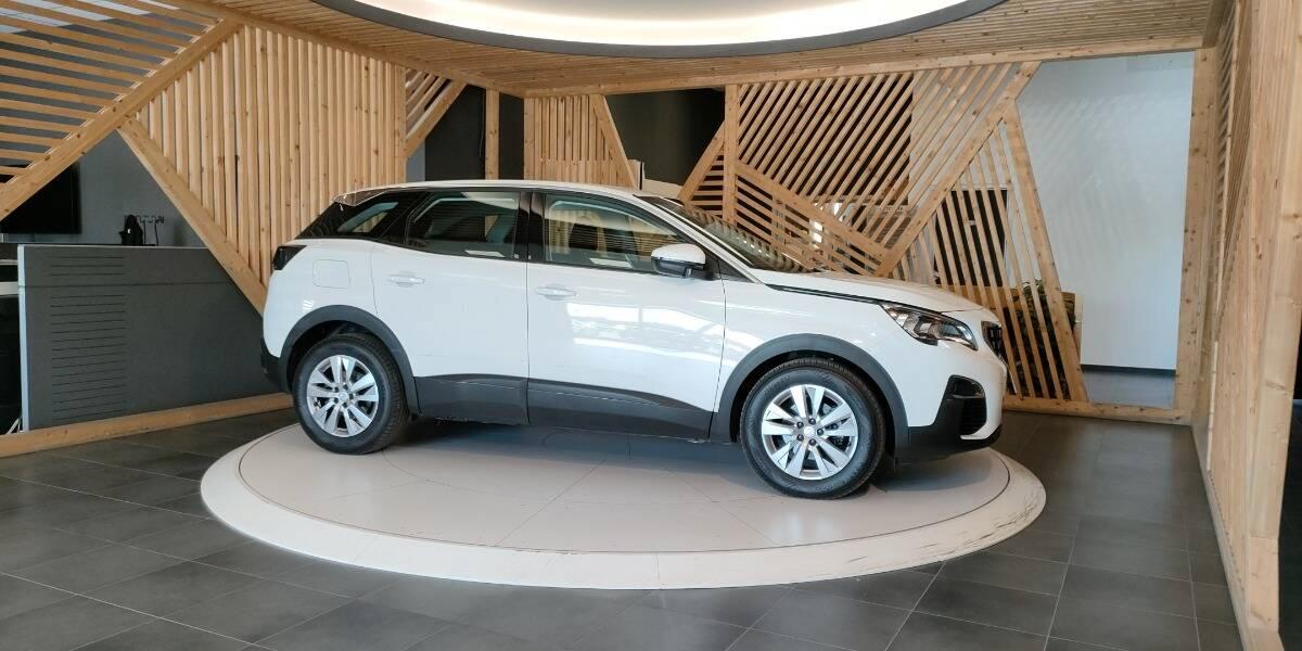 Peugeot 3008 1.6 bluehdi Business s&s 120cv