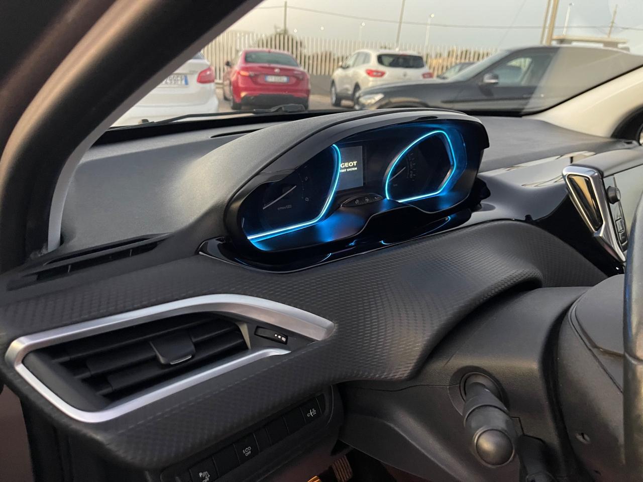 PEUGEOT 2008 1.6 HDI FULL LED ALLURE PARI AL NUOVO