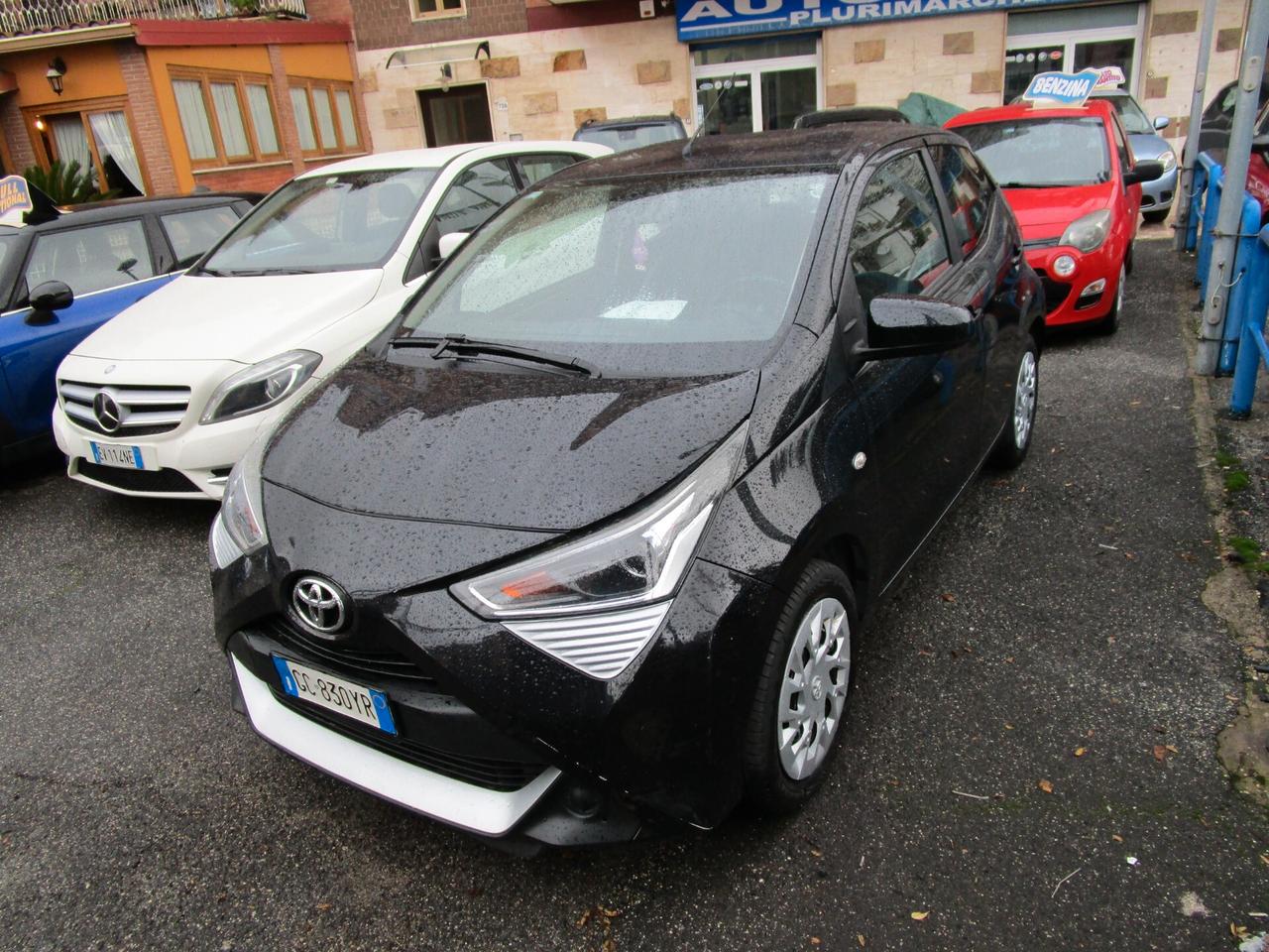 Toyota Aygo Connect 1.0 VVT-i 72 CV 5 porte x-play MMT