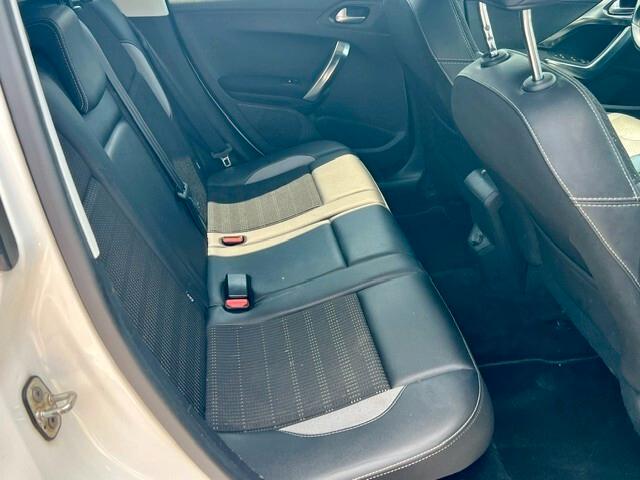 Peugeot 2008 1.2 PureTech 82 cv - 2017