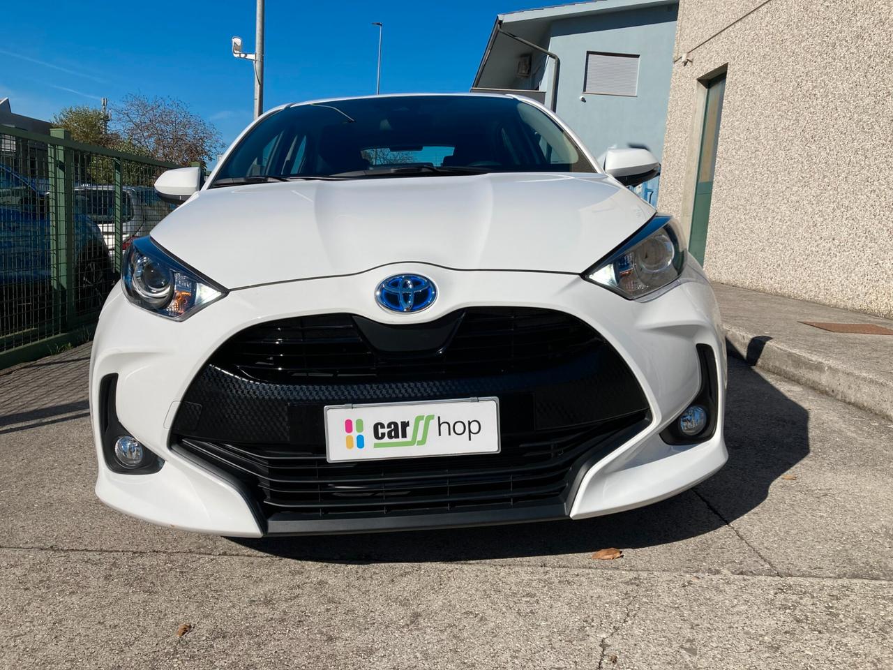 Toyota Yaris 1.5 Hybrid 5p. Active 14700 KM.