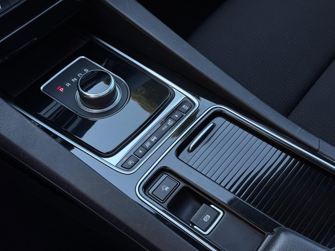 Jaguar F-Pace 2.0d 180 CV AWD aut. Portfolio