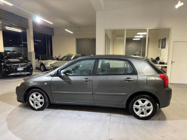 TOYOTA Corolla 2.0 16V D-4D 5 porte Sol ESP