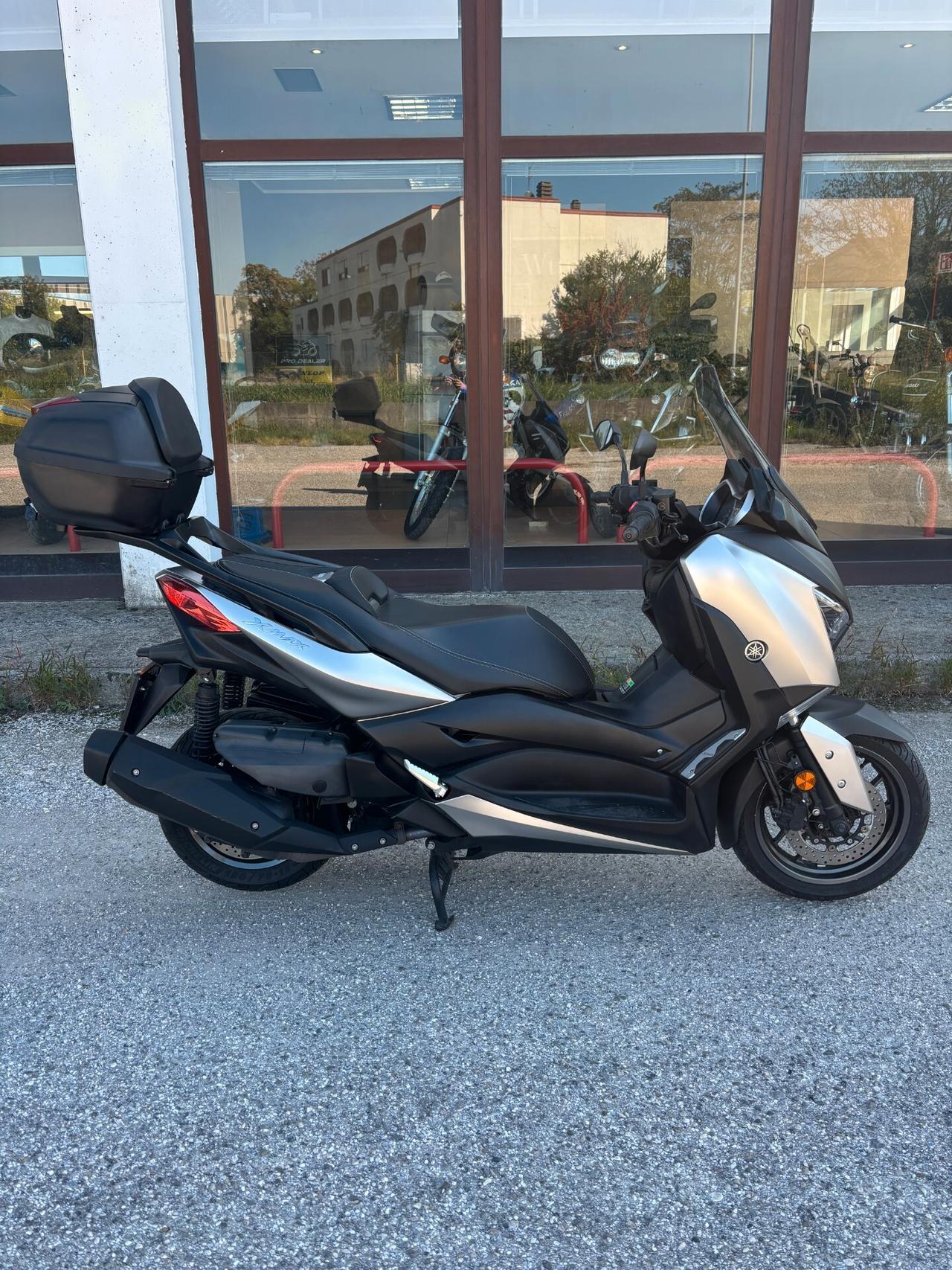 Yamaha X-Max 400