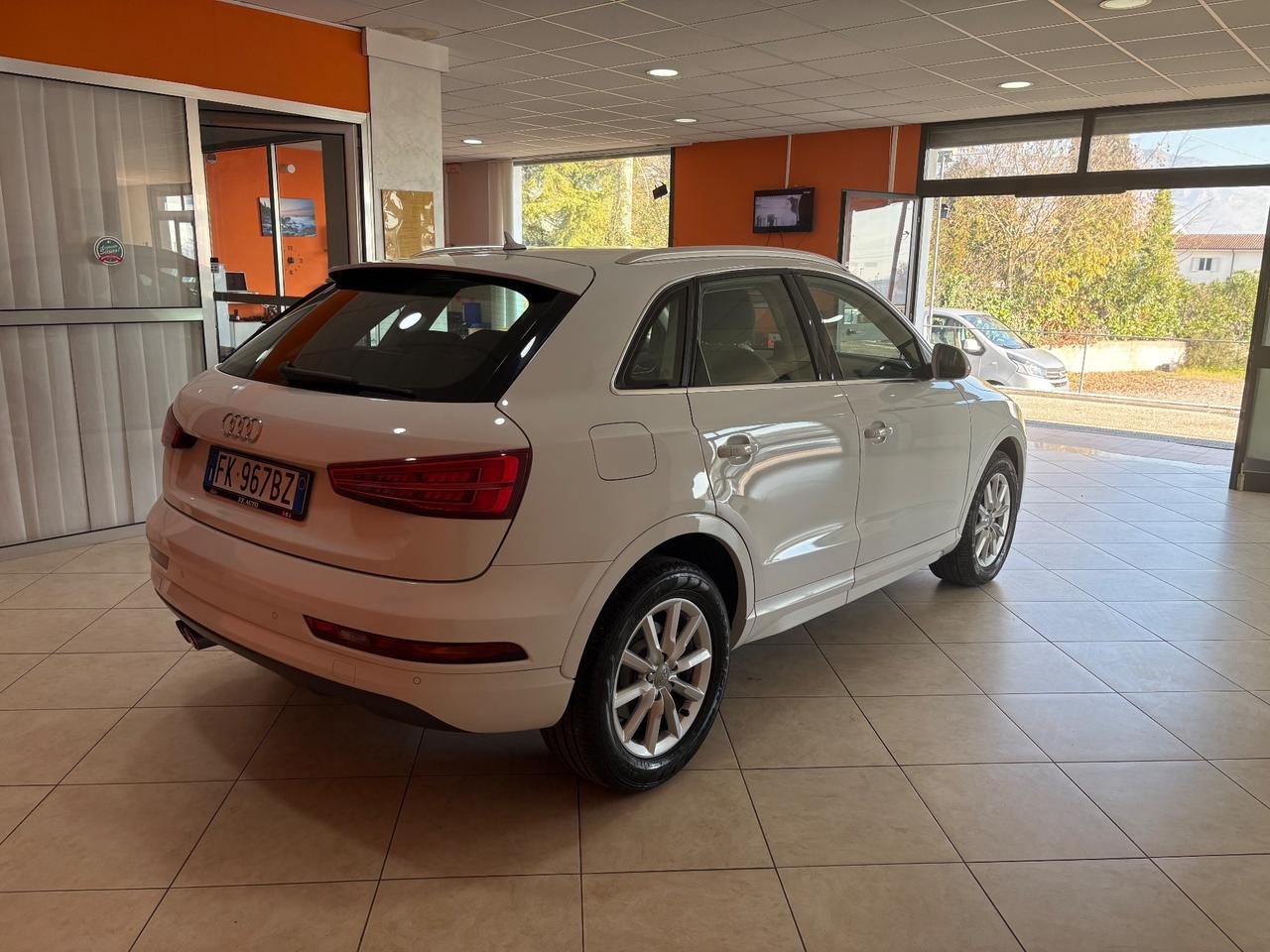 Audi Q3 2.0 TDI 120 CV Sport permuta e finanziamenti