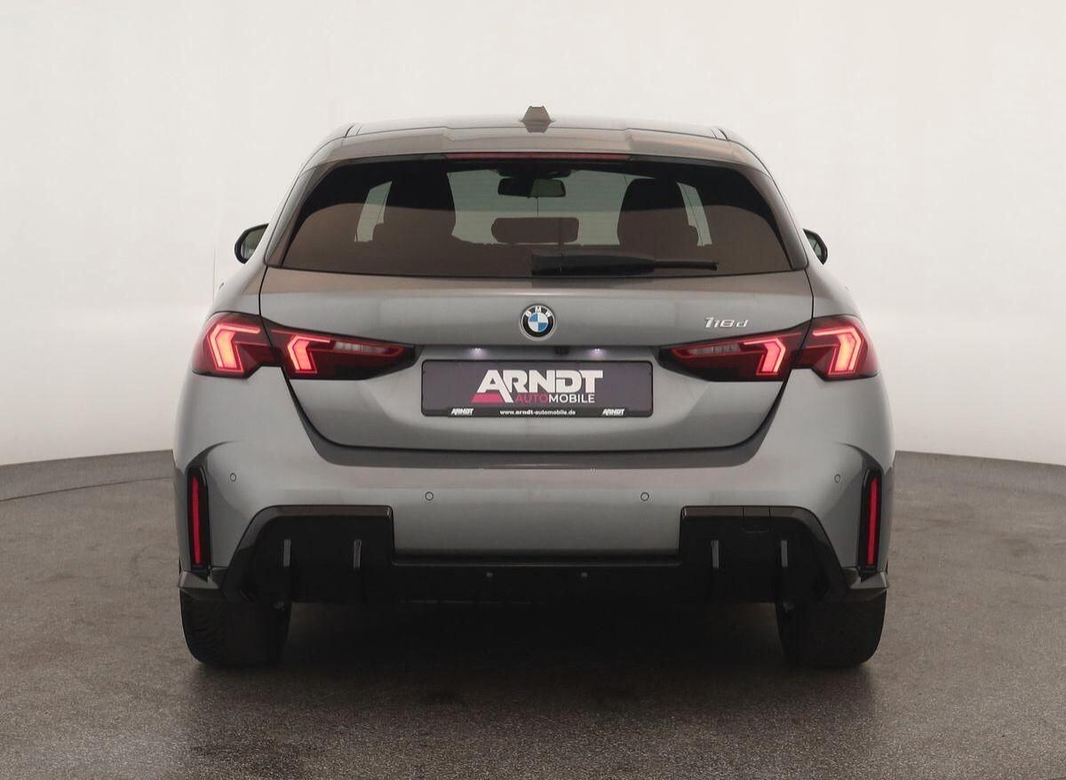 Bmw 118 BMW 118 d M SPORT MATRIX PANO KAMERA "19" CURVED