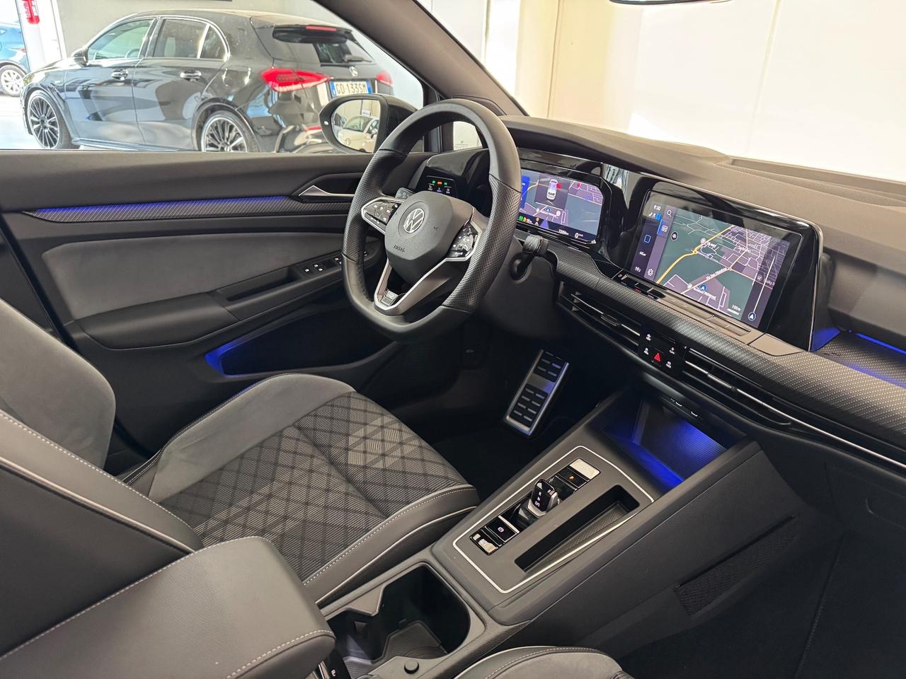 Volkswagen Golf 1.5 eTSI 150 CV DSG R-Line TETTO