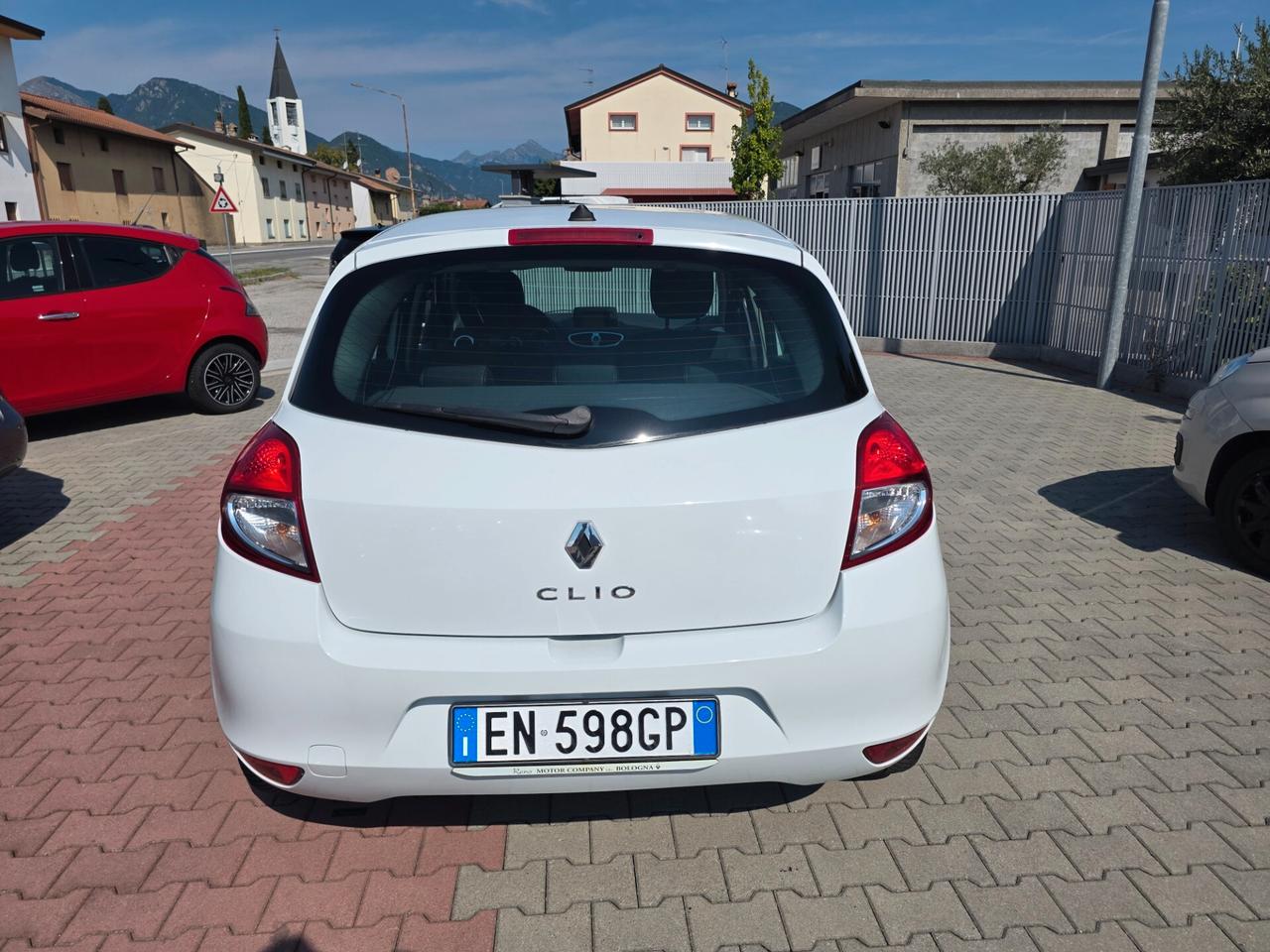 Renault Clio 1.2 75CV perfetta e garantita 12 mesi
