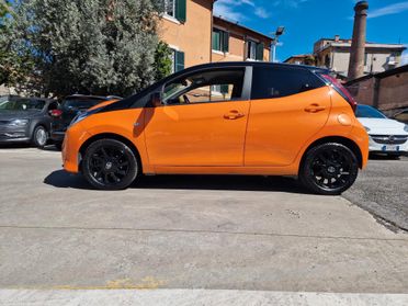 Toyota Aygo 5 Porte Aygo 5p 1.0 x-cite Orange m-mt 72cv