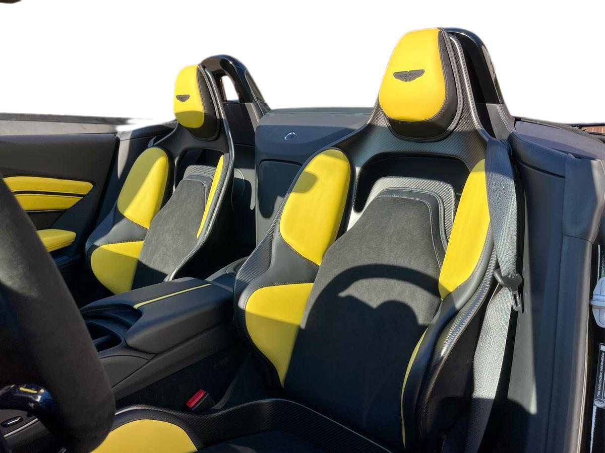 ASTON MARTIN V12 VANTAGE ROADSTER