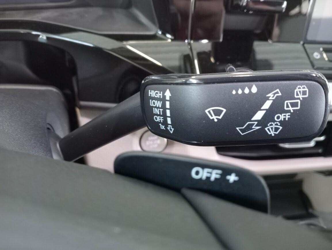 Volkswagen T7 Multivan 1.5 245cv PHEV 4MOTION 4X4 LIFE 7P PRONTA CONS