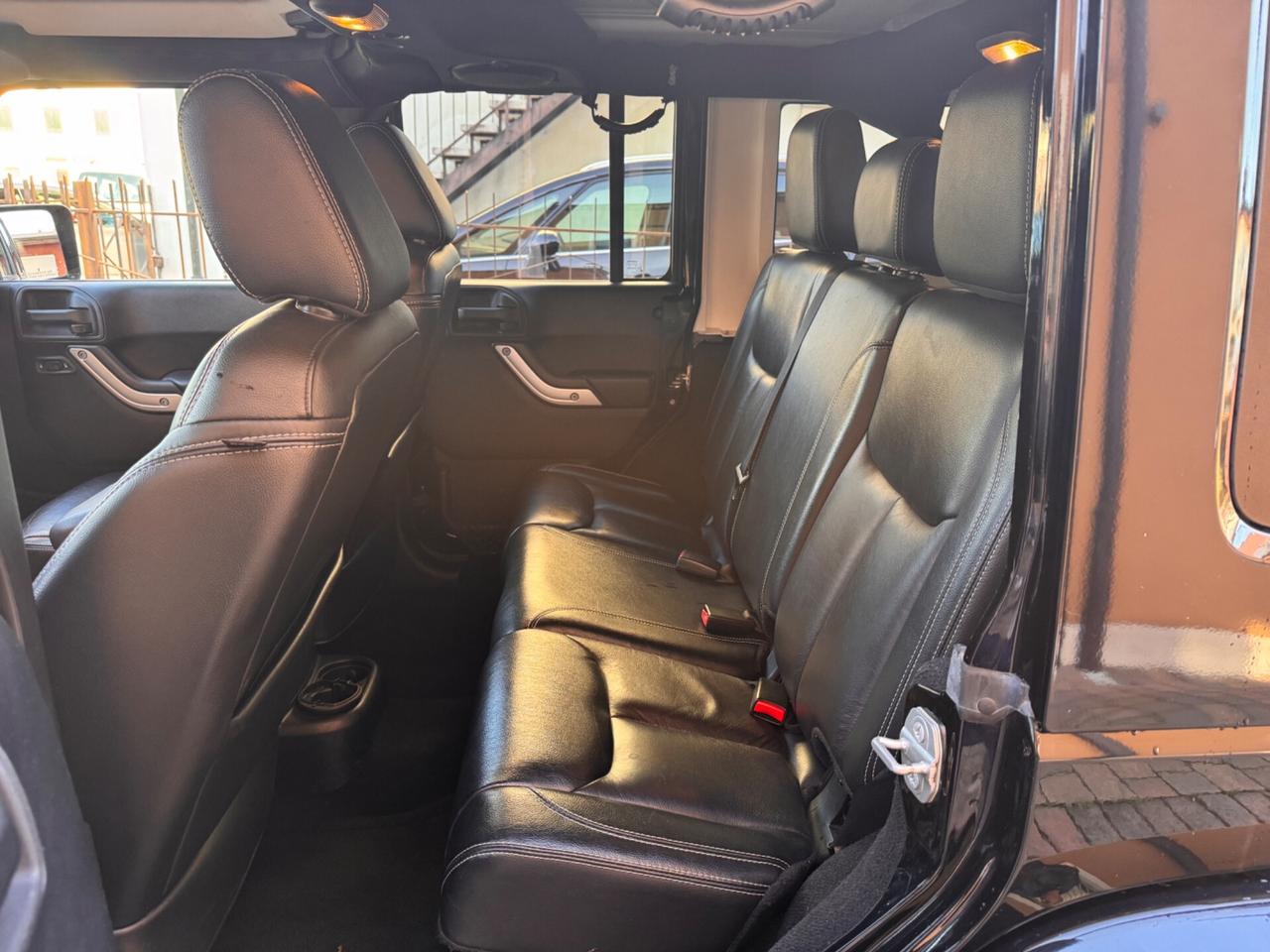 Jeep Wrangler Unlimited 2.8 CRD DPF Sahara Auto