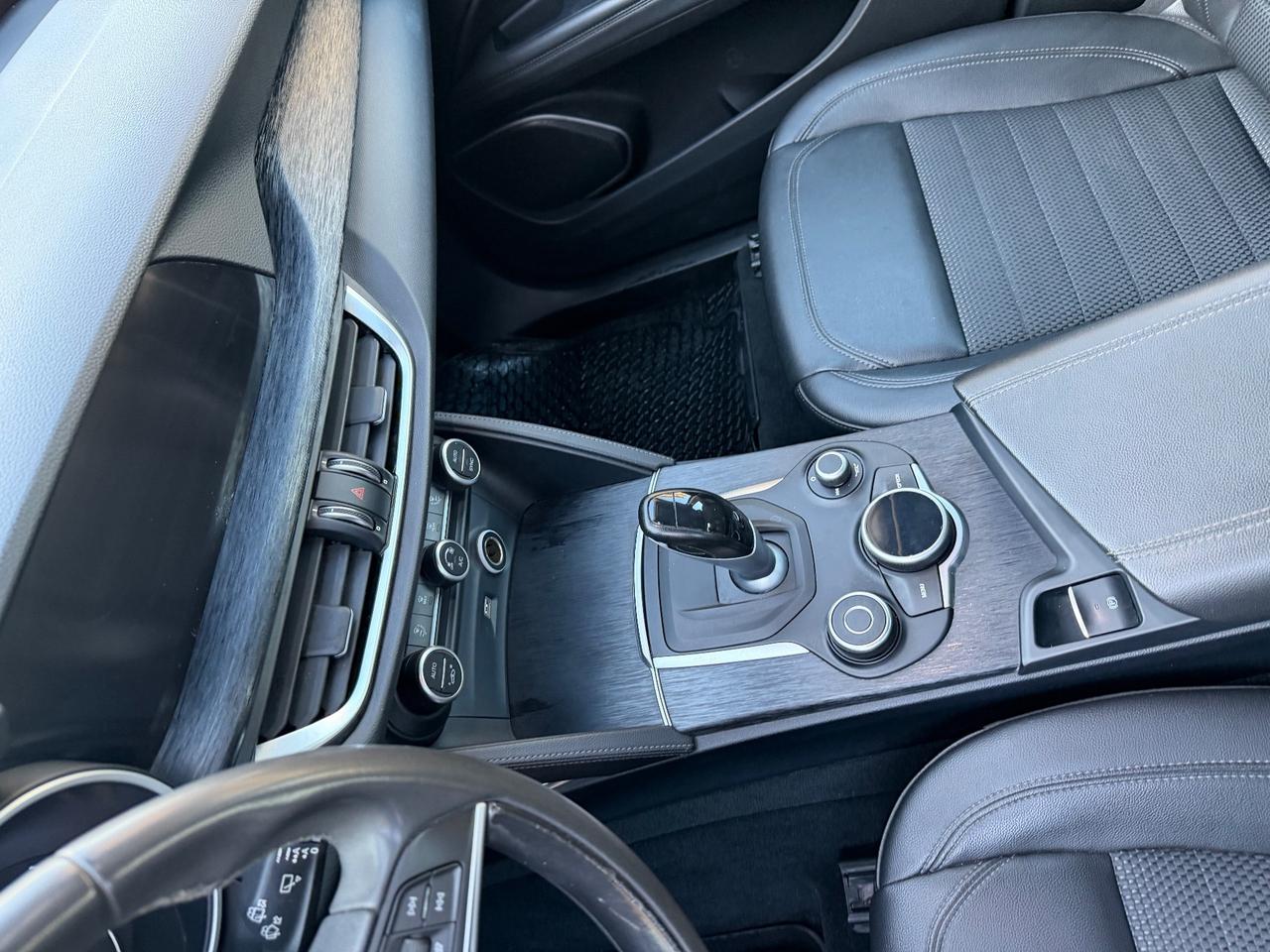 Alfa Romeo Stelvio 2.2 Turbodiesel 190 CV AT8 Q4 Business