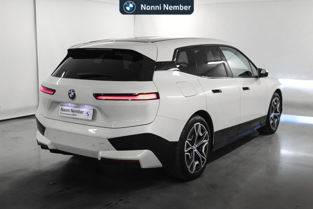 BMW iX 40 pacchetto sportivo xDrive