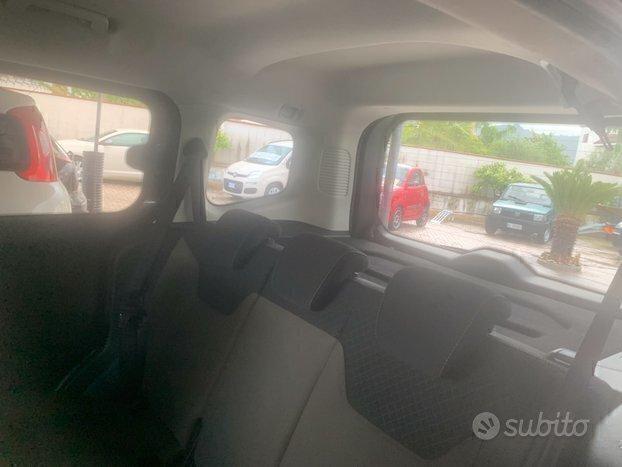 Ford Tourneo Courier 10000